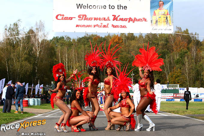 Thomas Knopper Memorial Samba babes